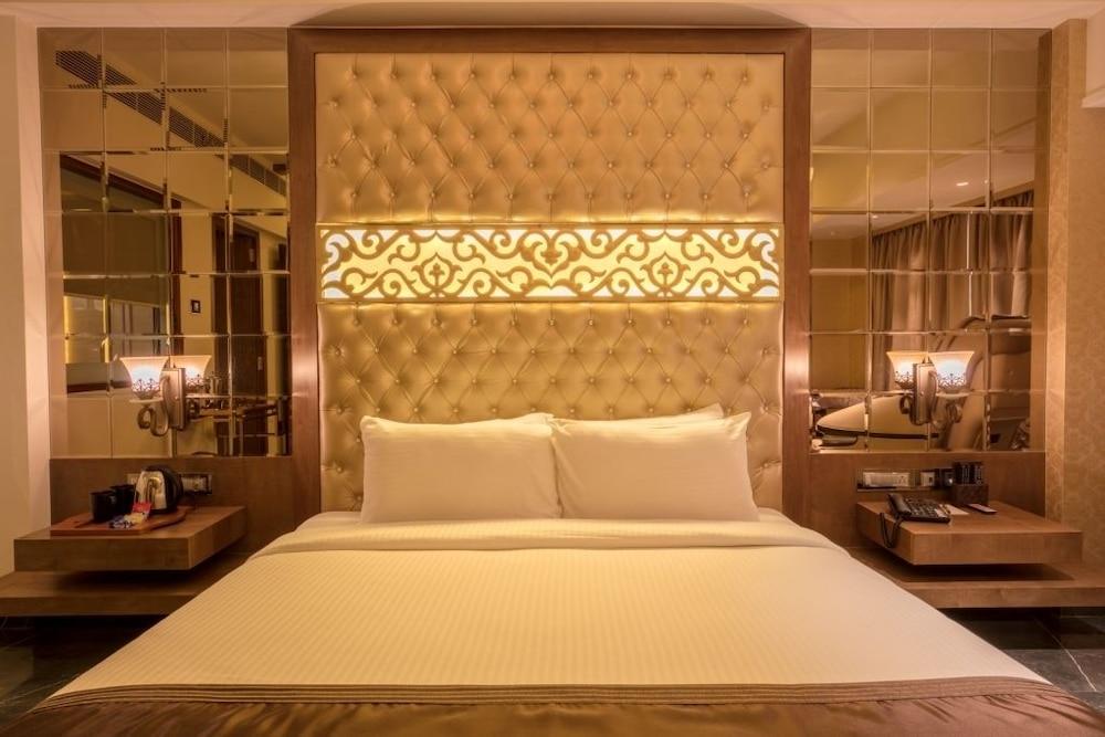 Hotel Peninsula Redpine Mumbai  Buitenkant foto