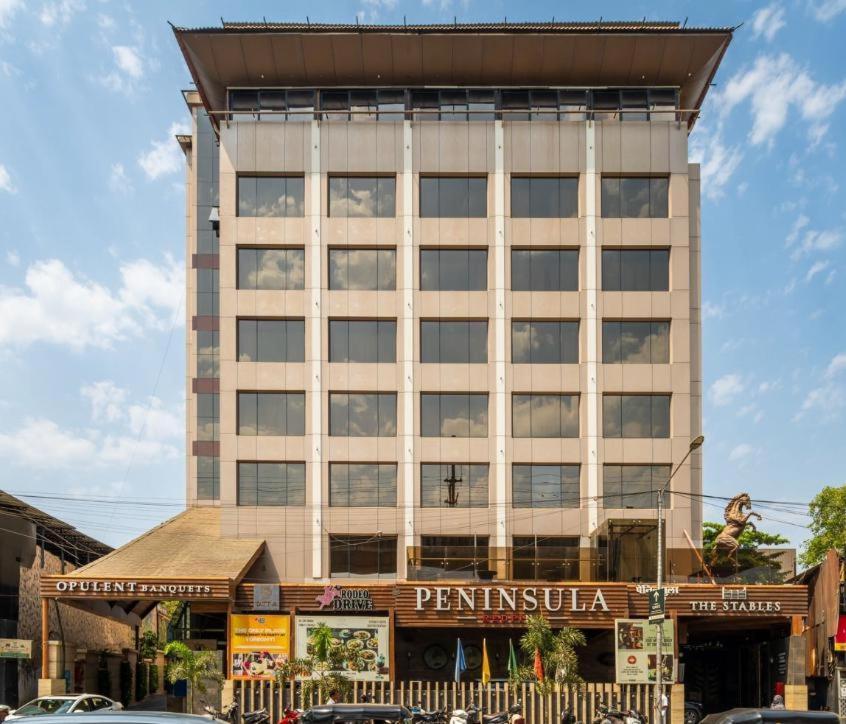 Hotel Peninsula Redpine Mumbai  Buitenkant foto