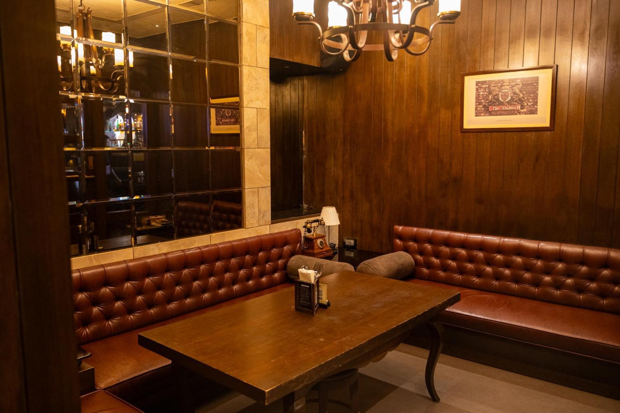 Hotel Peninsula Redpine Mumbai  Buitenkant foto