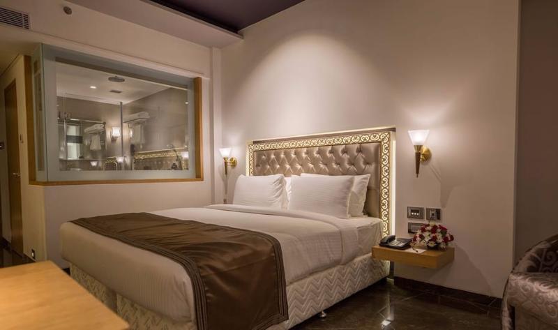 Hotel Peninsula Redpine Mumbai  Buitenkant foto