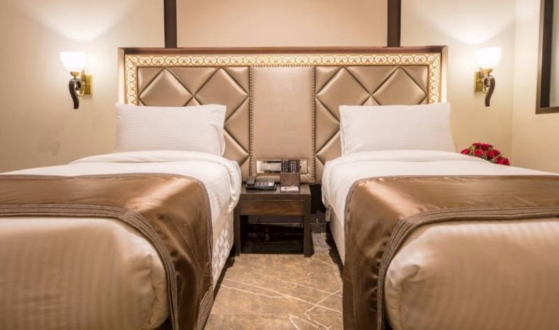 Hotel Peninsula Redpine Mumbai  Buitenkant foto