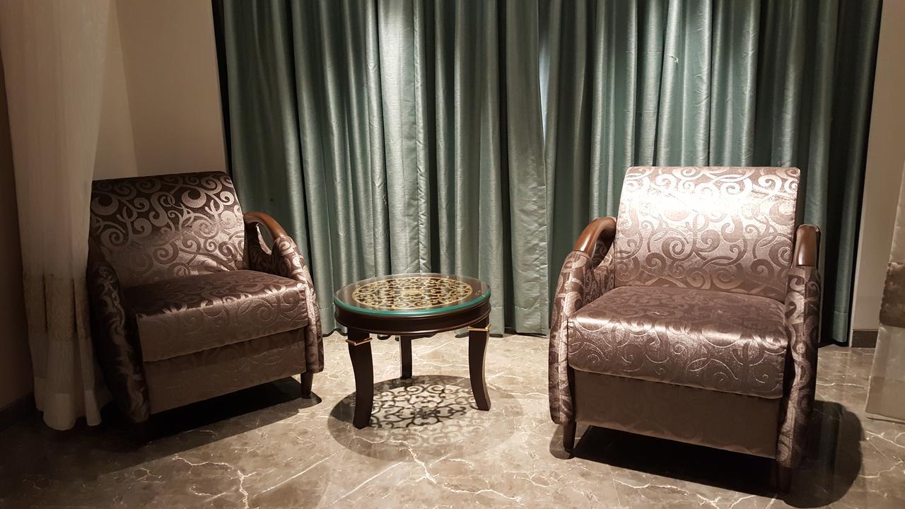 Hotel Peninsula Redpine Mumbai  Buitenkant foto