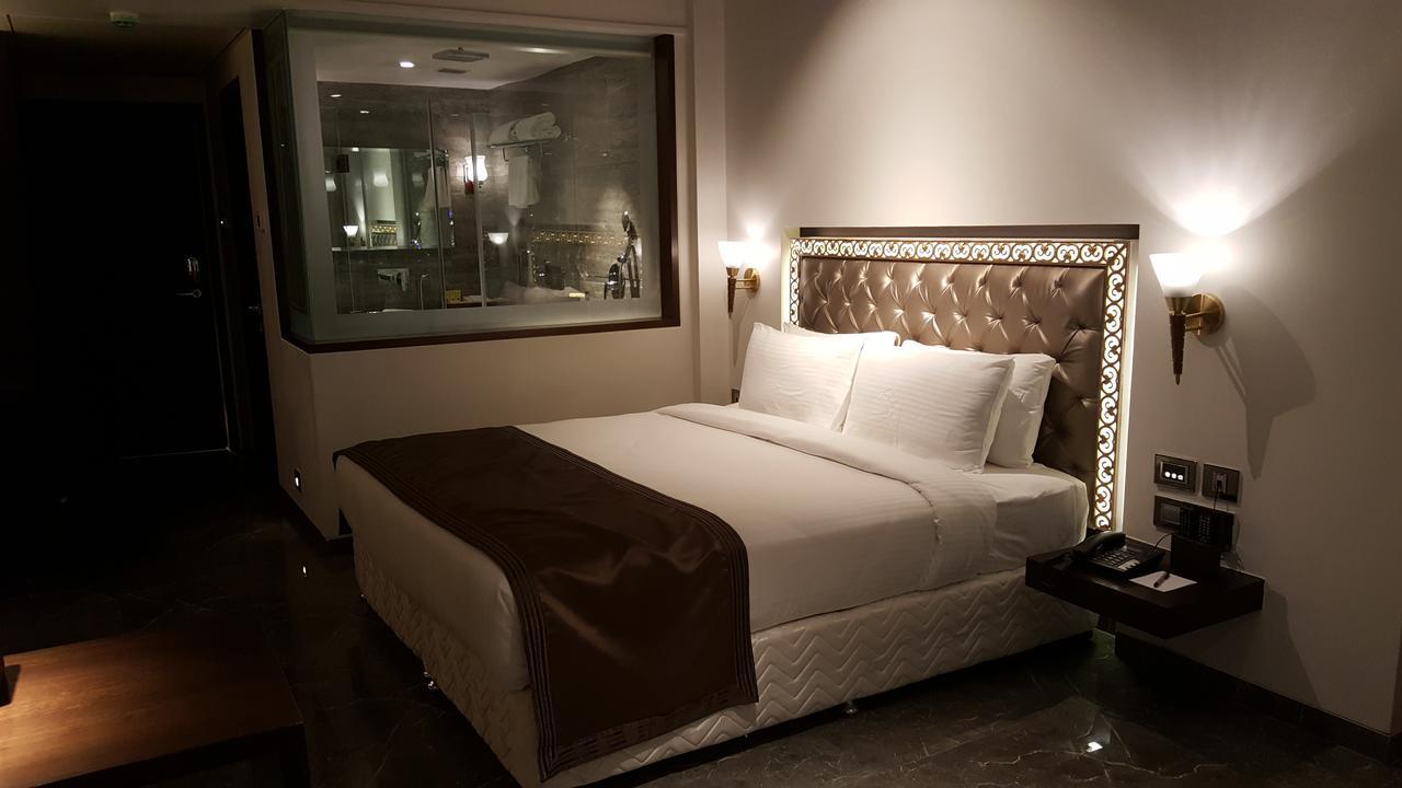 Hotel Peninsula Redpine Mumbai  Buitenkant foto