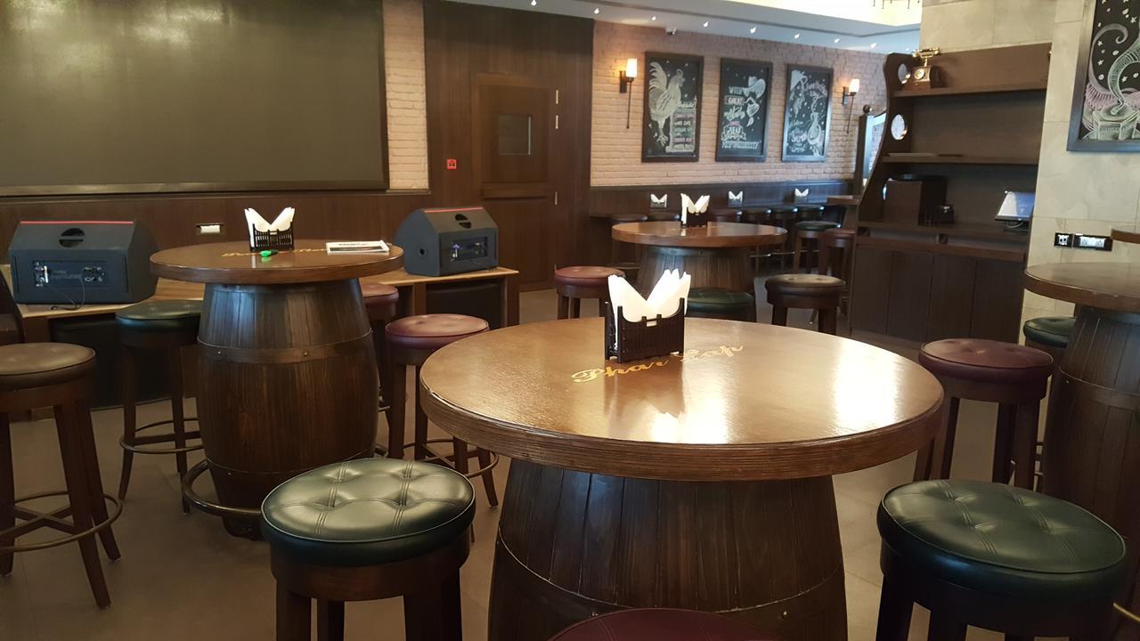 Hotel Peninsula Redpine Mumbai  Buitenkant foto