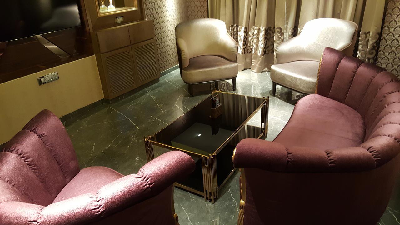 Hotel Peninsula Redpine Mumbai  Buitenkant foto