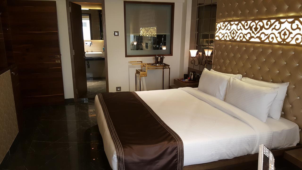 Hotel Peninsula Redpine Mumbai  Buitenkant foto