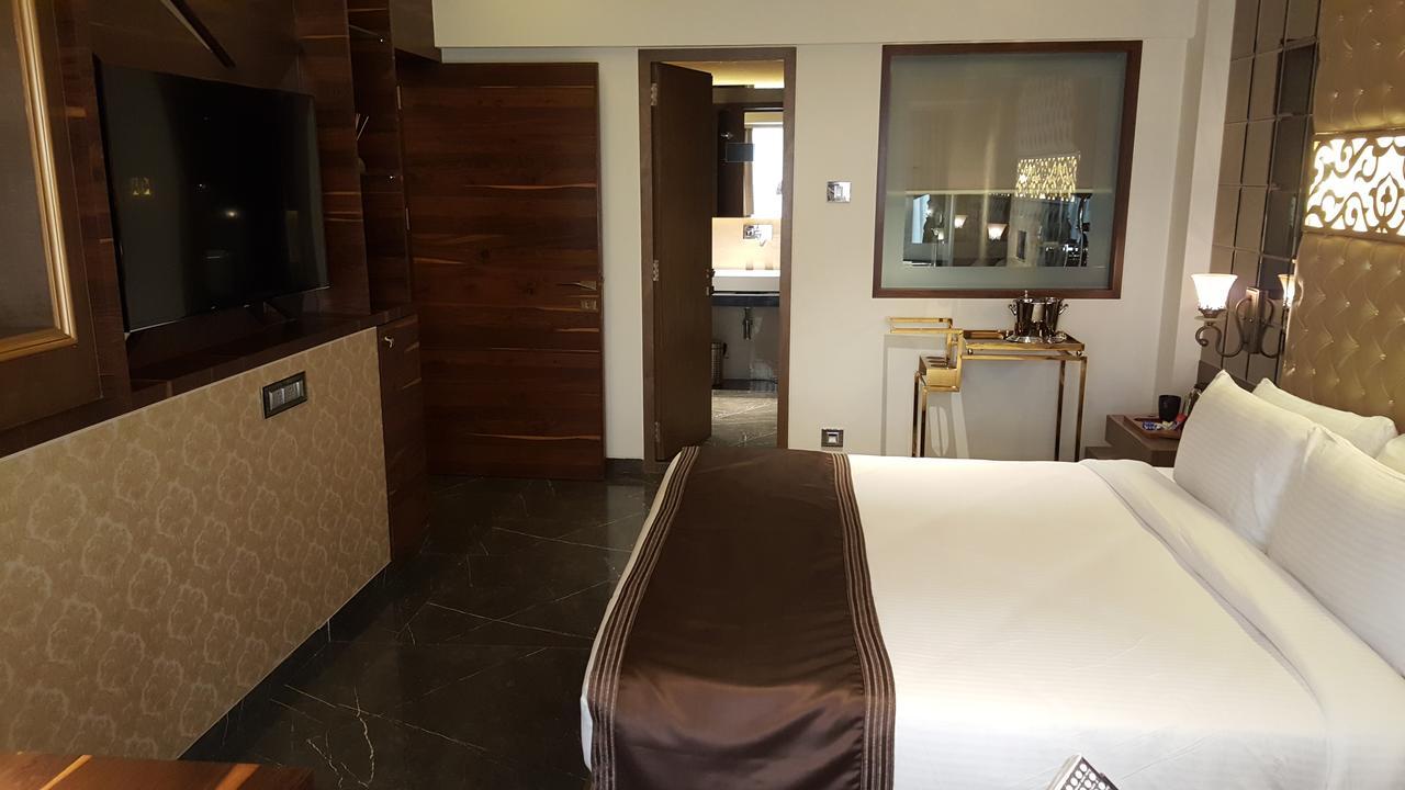 Hotel Peninsula Redpine Mumbai  Buitenkant foto