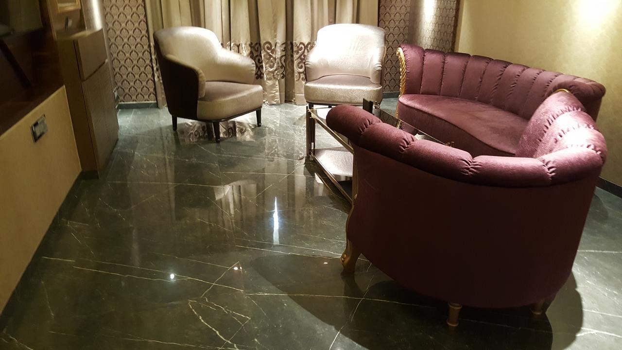 Hotel Peninsula Redpine Mumbai  Buitenkant foto