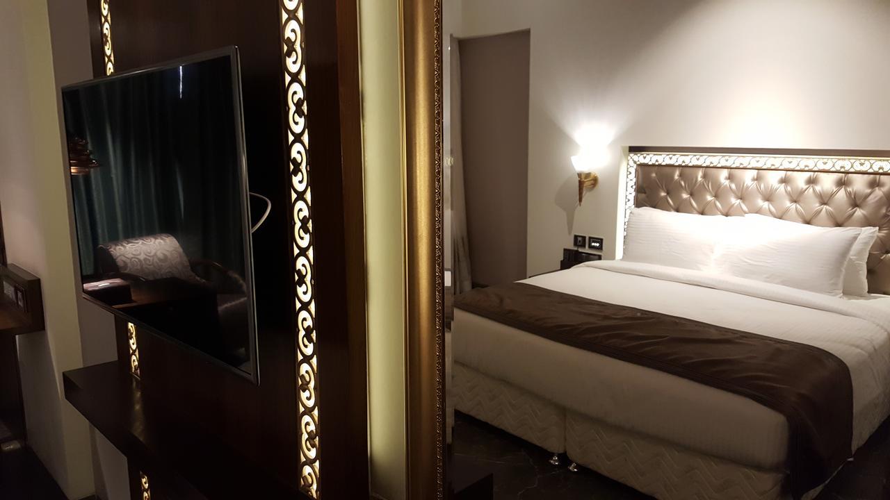 Hotel Peninsula Redpine Mumbai  Buitenkant foto