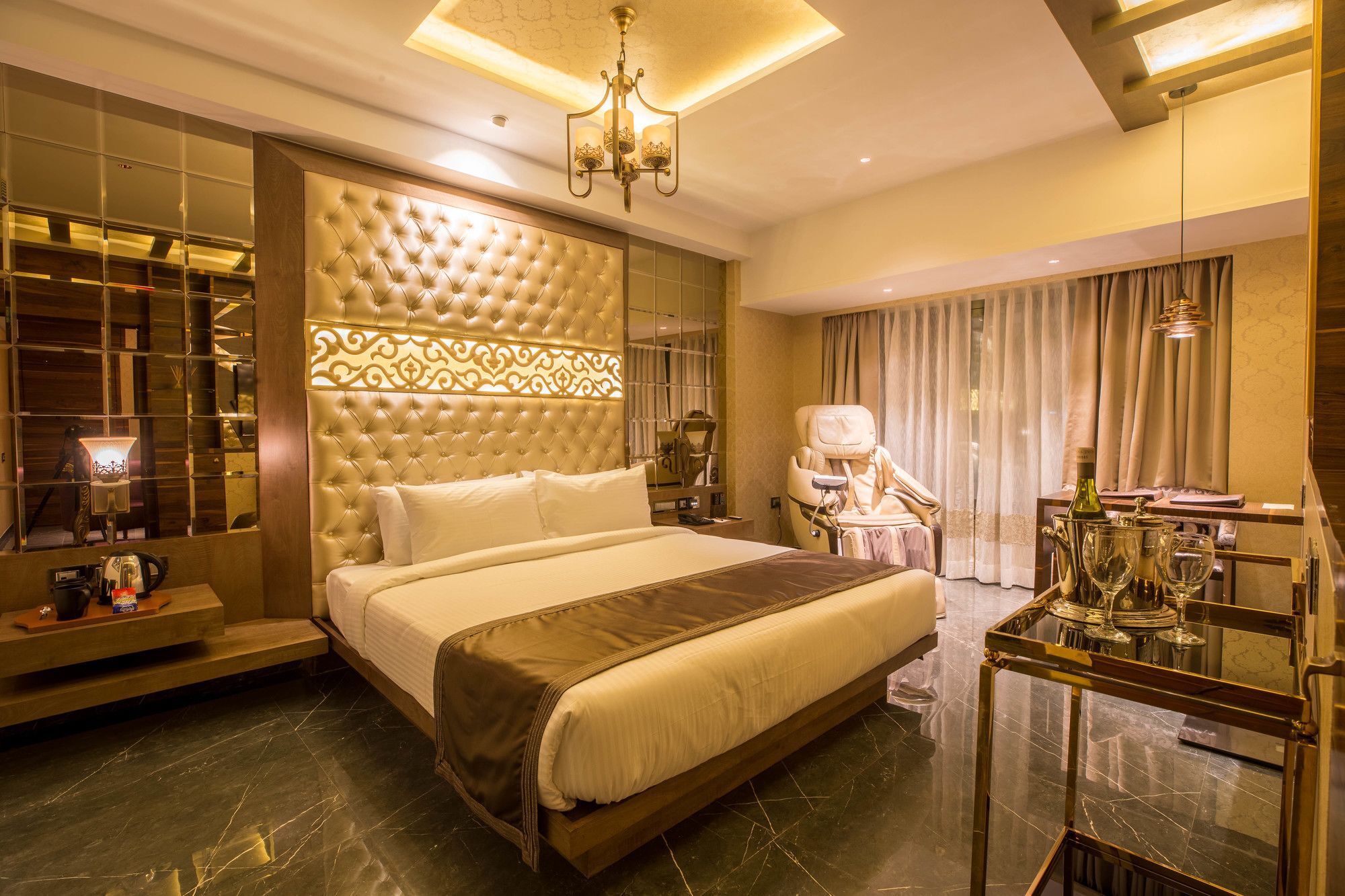 Hotel Peninsula Redpine Mumbai  Buitenkant foto