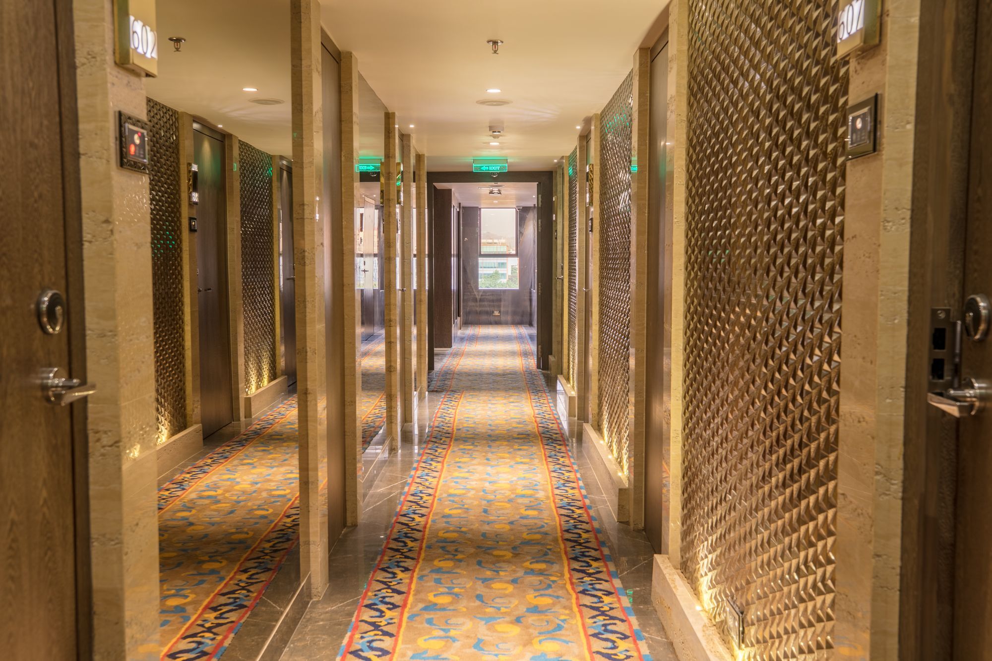 Hotel Peninsula Redpine Mumbai  Buitenkant foto